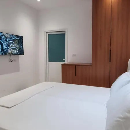 게스트하우스 Platinum Apartmentsinnthebeach Vlorë